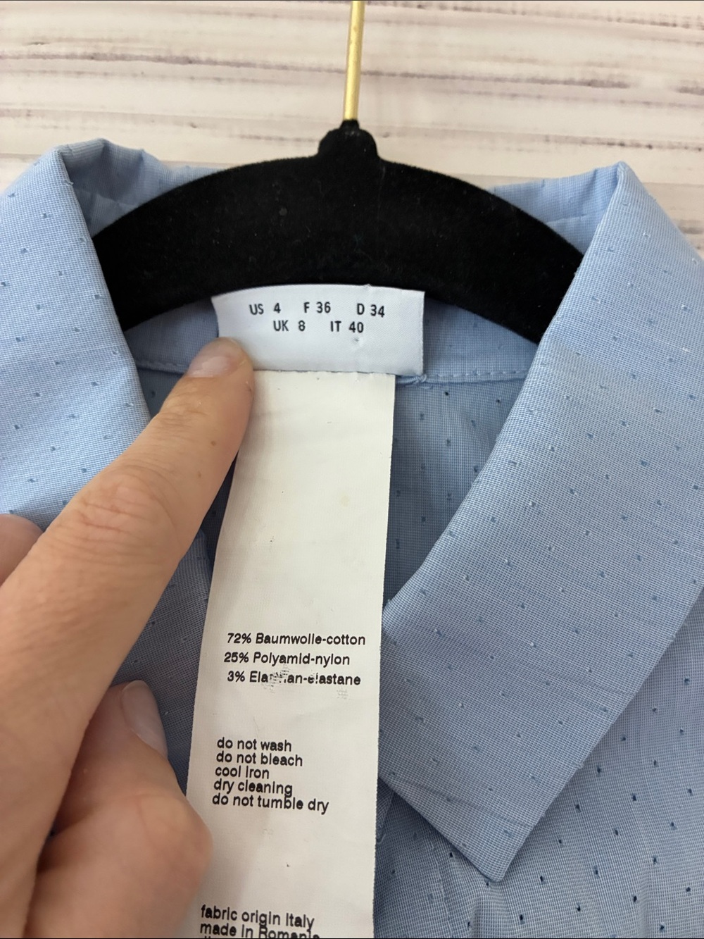 ✨CLOSET CLEAROUT✨Akris Punto dot poplin button-down with side inserts Size 4 - Picture 5 of 8